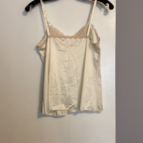 Vanity Fair Women’s Camisole Top - Picture 4 of 6